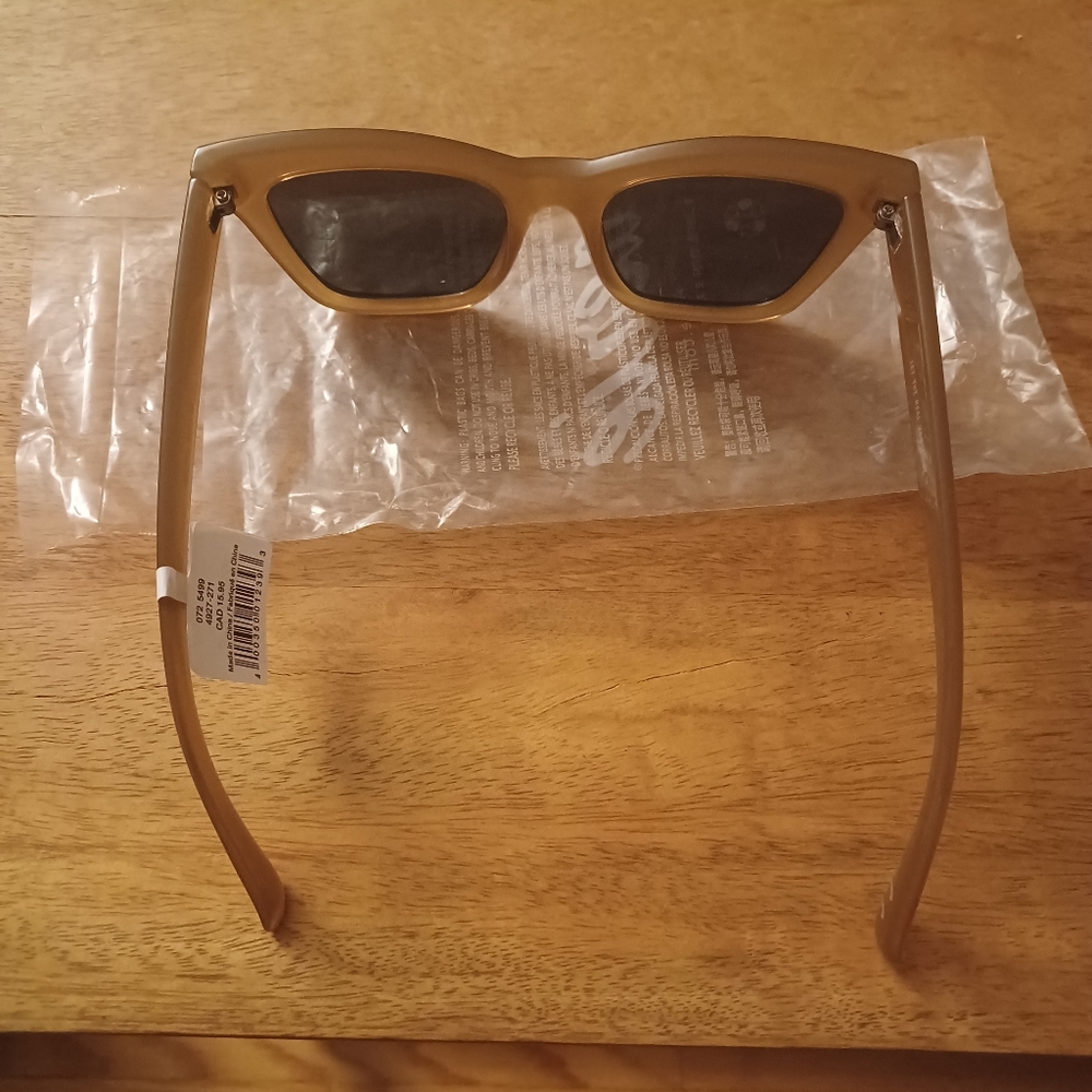 ๐๏ธ NWT Aerie Dream On Sunglasses in 'Cedar Expedition' - Picture 7 of 8